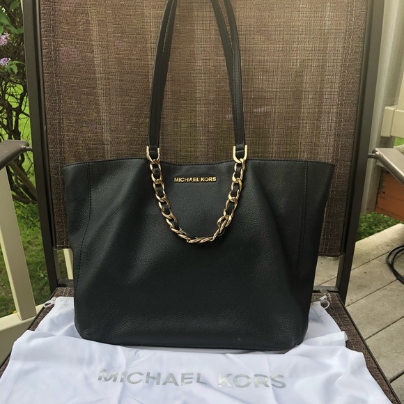 Michael Kors Handbags - !! SALE !!  MK NEW WITHOUT TAGS BLACK BEAUTY